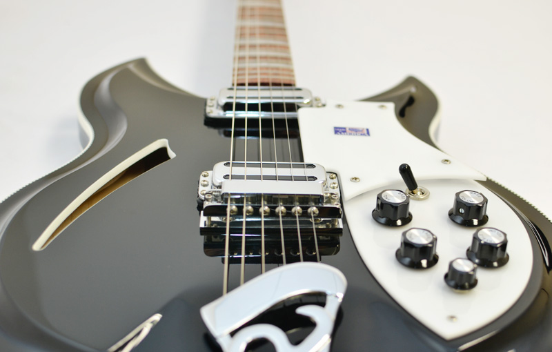Rickenbacker 381V69 Jetglo #1109002