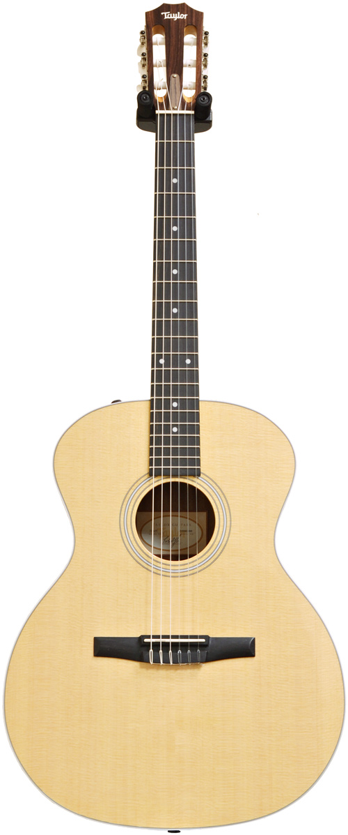 Taylor 214e-N Nylon Grand Auditorium RW