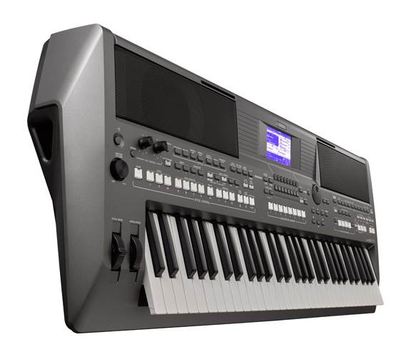Yamaha PSR-S670 Keyboard