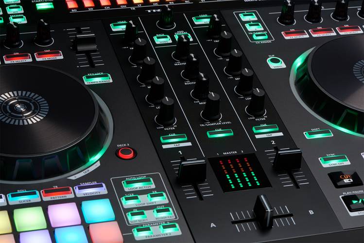 Roland DJ-505 DJ Controller Roland DJ-505 DJ Controller