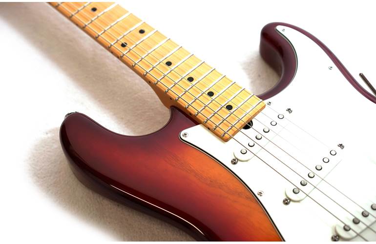 Suhr guitarguitar select 76 Classic Two Tone Tobacco Burst Paulownia Body #JS3E1D Suhr guitarguitar select 76 Classic Two Tone Tobacco Burst Paulownia Body #JS3E1D