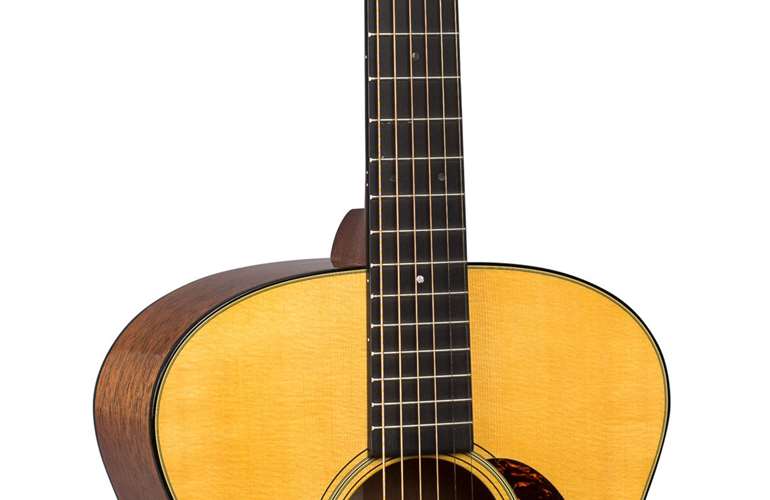 Martin GP-18E with Fishman Aura VT Enhance Martin GP-18E with Fishman Aura VT Enhance