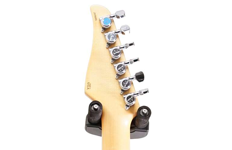 Suhr Classic Antique T Trans Butterscotch Swamp Ash Maple Fingerboard Suhr Classic Antique T Trans Butterscotch Swamp Ash Maple Fingerboard