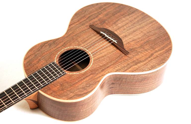 Lowden S-35W with Robson Tuners #22116 Lowden S-35W with Robson Tuners #22116