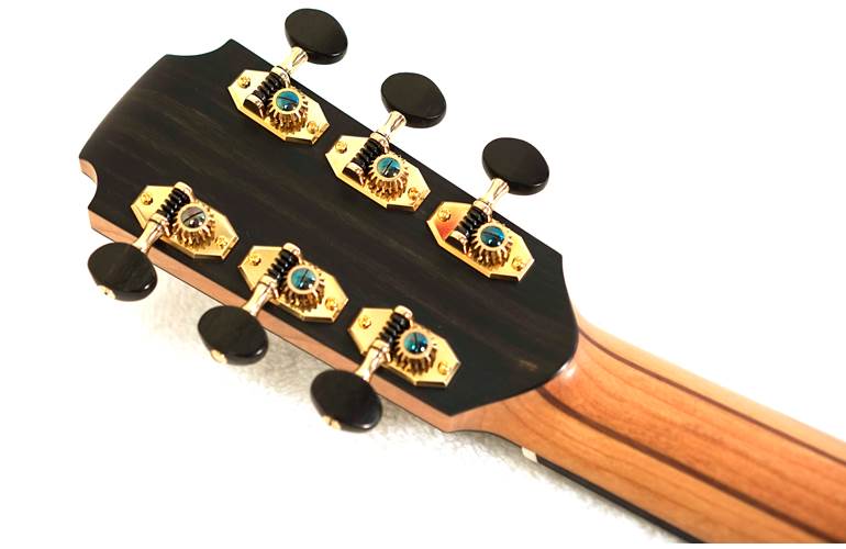 Lowden S-35W with Robson Tuners #22116 Lowden S-35W with Robson Tuners #22116