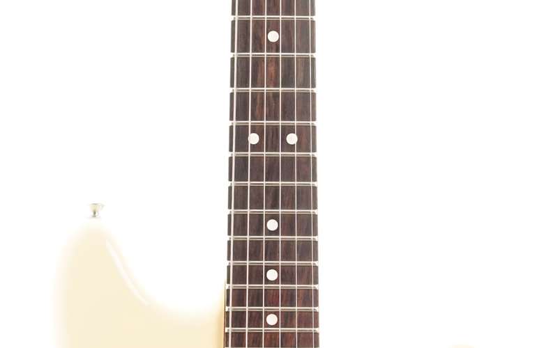 Fender American Performer Mustang Vintage White RW (Ex-Demo) #US18073924 Fender American Performer Mustang Vintage White RW (Ex-Demo) #US18073924