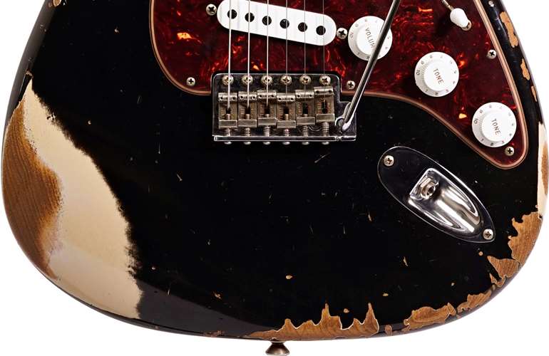Fender Custom Shop 1961 Strat HEAVY RELIC Black over Desert Sand RW Master Builder Designed by Dale Wilson #R100391 Fender Custom Shop 1961 Strat HEAVY RELIC Black over Desert Sand RW Master Builder Designed by Dale Wilson #R100391