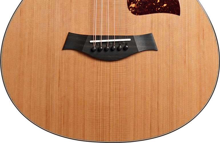 Taylor 552ce Grand Concert Mahogany/Cedar Taylor 552ce Grand Concert Mahogany/Cedar