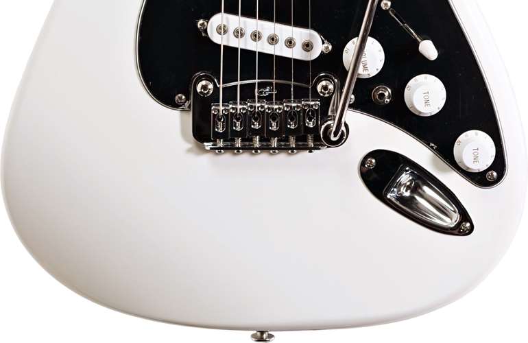 G&L USA Fullerton Deluxe S-500 Alpine White Maple Fingerboard G&L USA Fullerton Deluxe S-500 Alpine White Maple Fingerboard