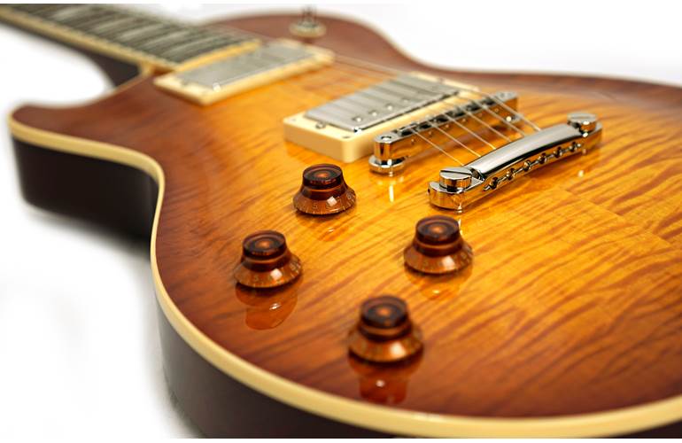 Suhr Aura Aged Cherry Burst LH Suhr Aura Aged Cherry Burst LH