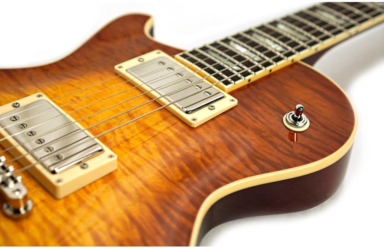 Suhr Aura Aged Cherry Burst LH Suhr Aura Aged Cherry Burst LH