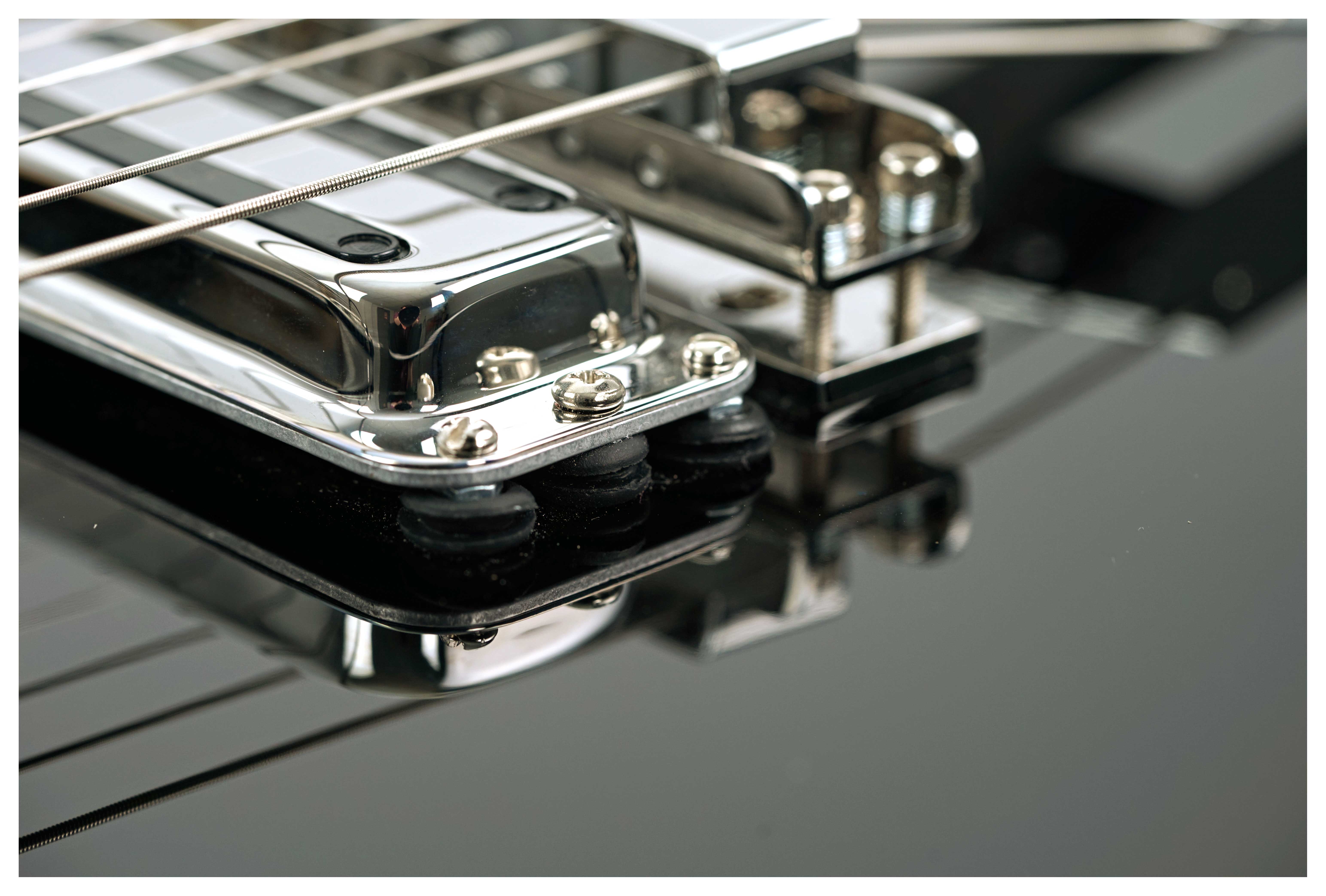 Rickenbacker 660 Jetglo