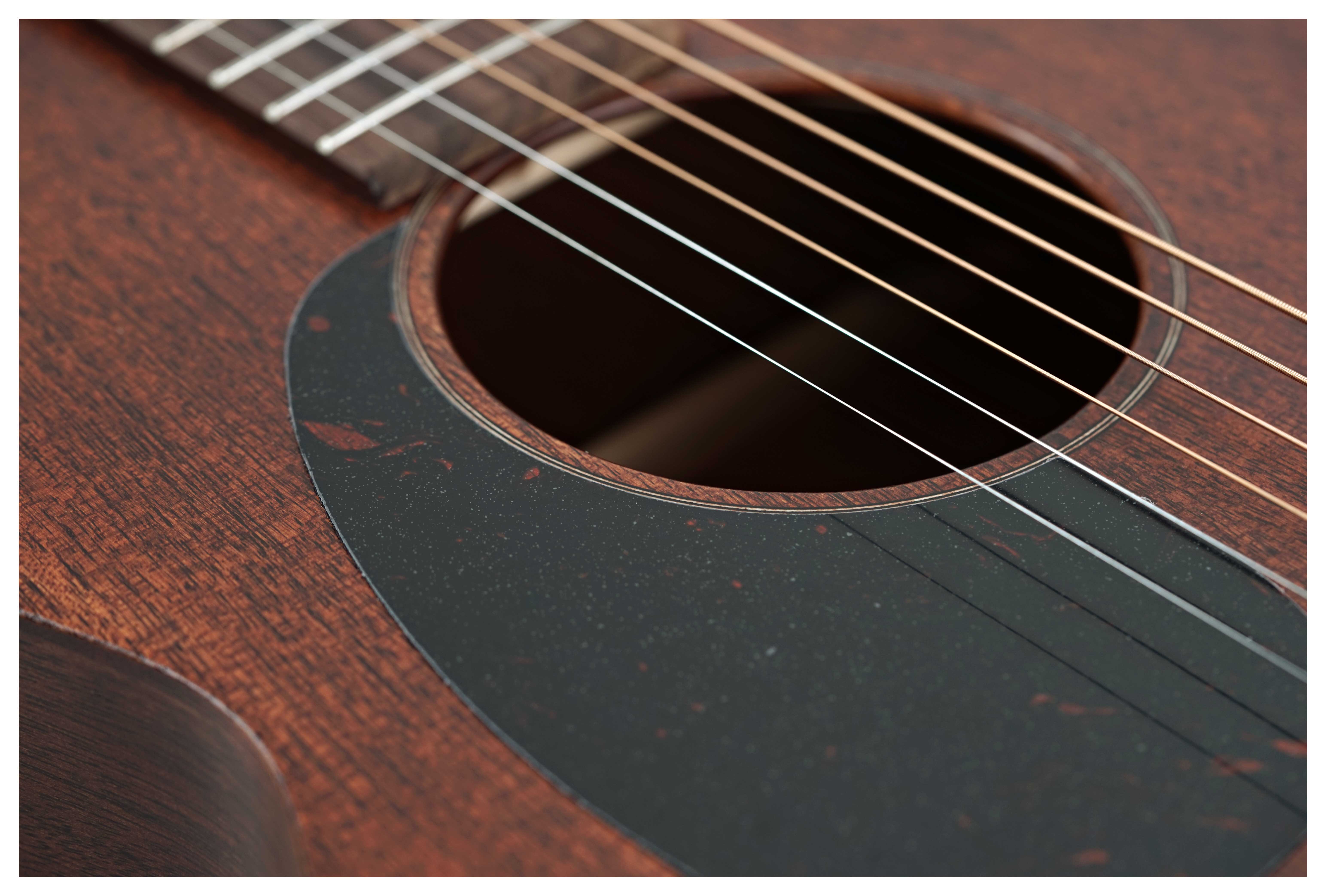 Martin 00015SML Solid Mahogany Left Handed