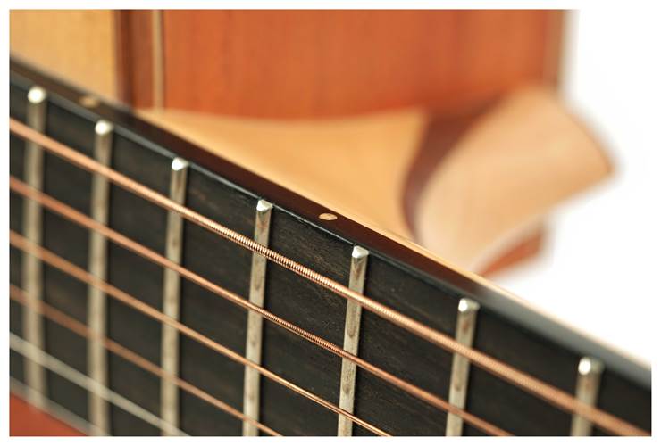 Lowden Jon Gomm Signature Black Cherry/Hybrid Top (Spruce/Red Cedar) #23799 Lowden Jon Gomm Signature Black Cherry/Hybrid Top (Spruce/Red Cedar) #23799