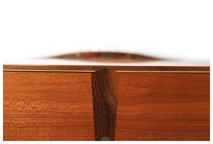 Lowden Jon Gomm Signature Black Cherry/Hybrid Top (Spruce/Red Cedar) #23799 Lowden Jon Gomm Signature Black Cherry/Hybrid Top (Spruce/Red Cedar) #23799