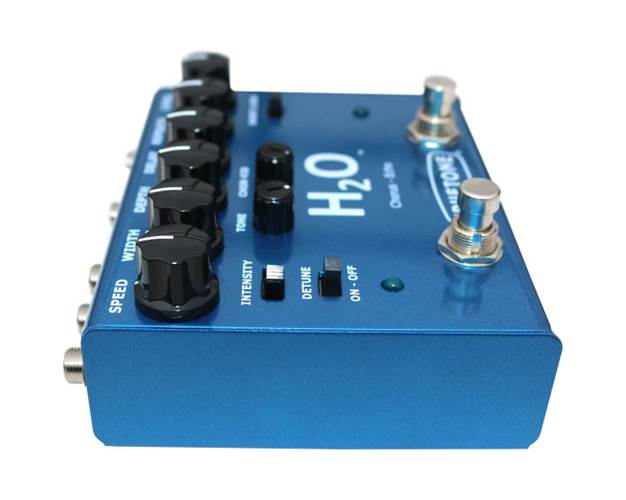 Truetone V3 H20 Premium Chorus and Echo Pedal Truetone V3 H20 Premium Chorus and Echo Pedal