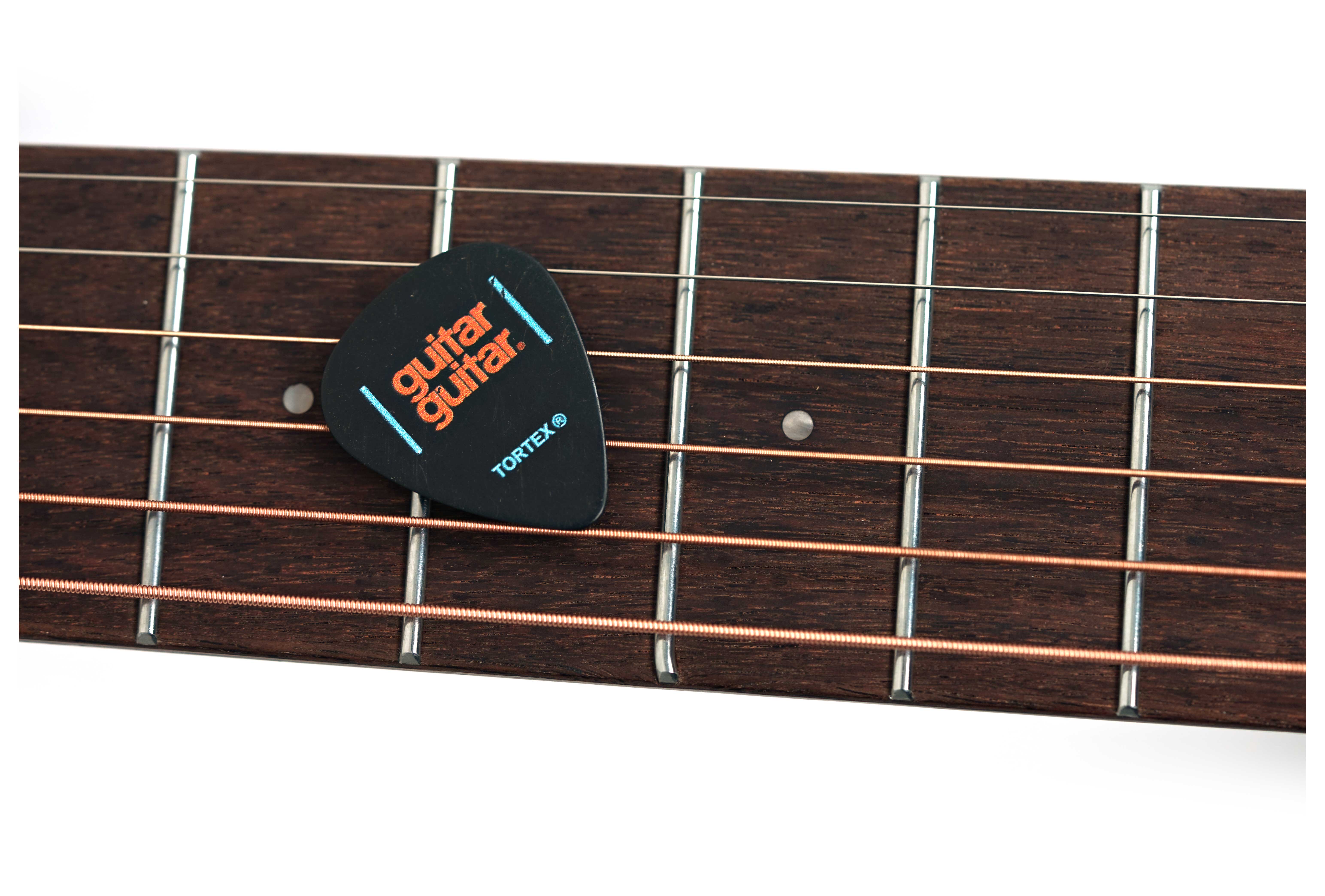 Alvarez Artist Series AD30CE Dreadnought Cutaway (Ex-Demo) #E25072801