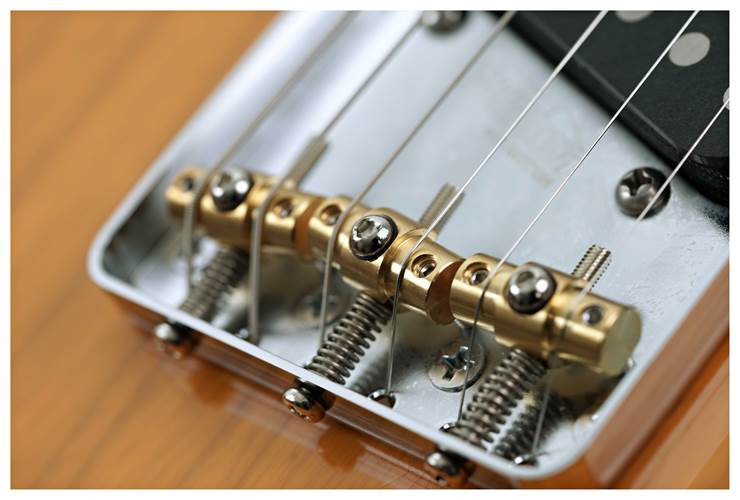 Suhr Classic Antique T Trans Butterscotch Swamp Ash Maple Fingerboard #79978 Suhr Classic Antique T Trans Butterscotch Swamp Ash Maple Fingerboard #79978
