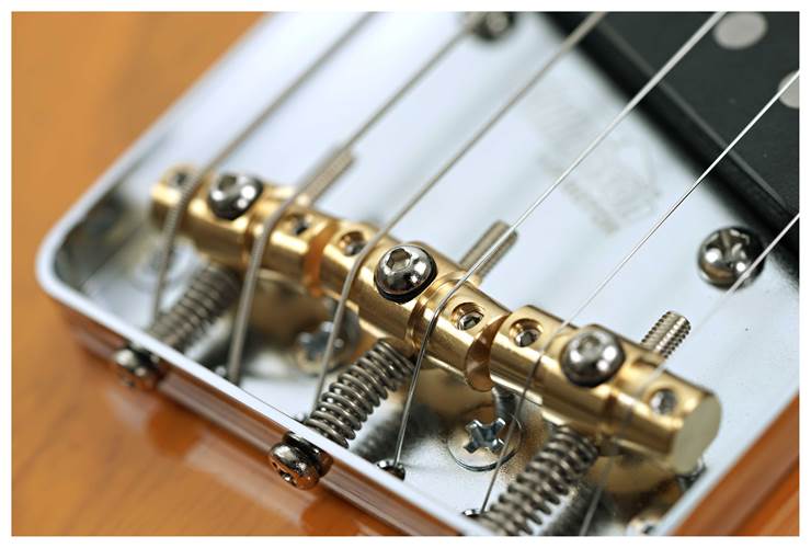 Suhr Classic Antique T Trans Butterscotch Swamp Ash Maple Fingerboard #79990 Suhr Classic Antique T Trans Butterscotch Swamp Ash Maple Fingerboard #79990