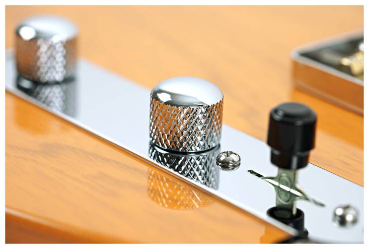 Suhr Classic Antique T Trans Butterscotch Swamp Ash Maple Fingerboard #79990 Suhr Classic Antique T Trans Butterscotch Swamp Ash Maple Fingerboard #79990