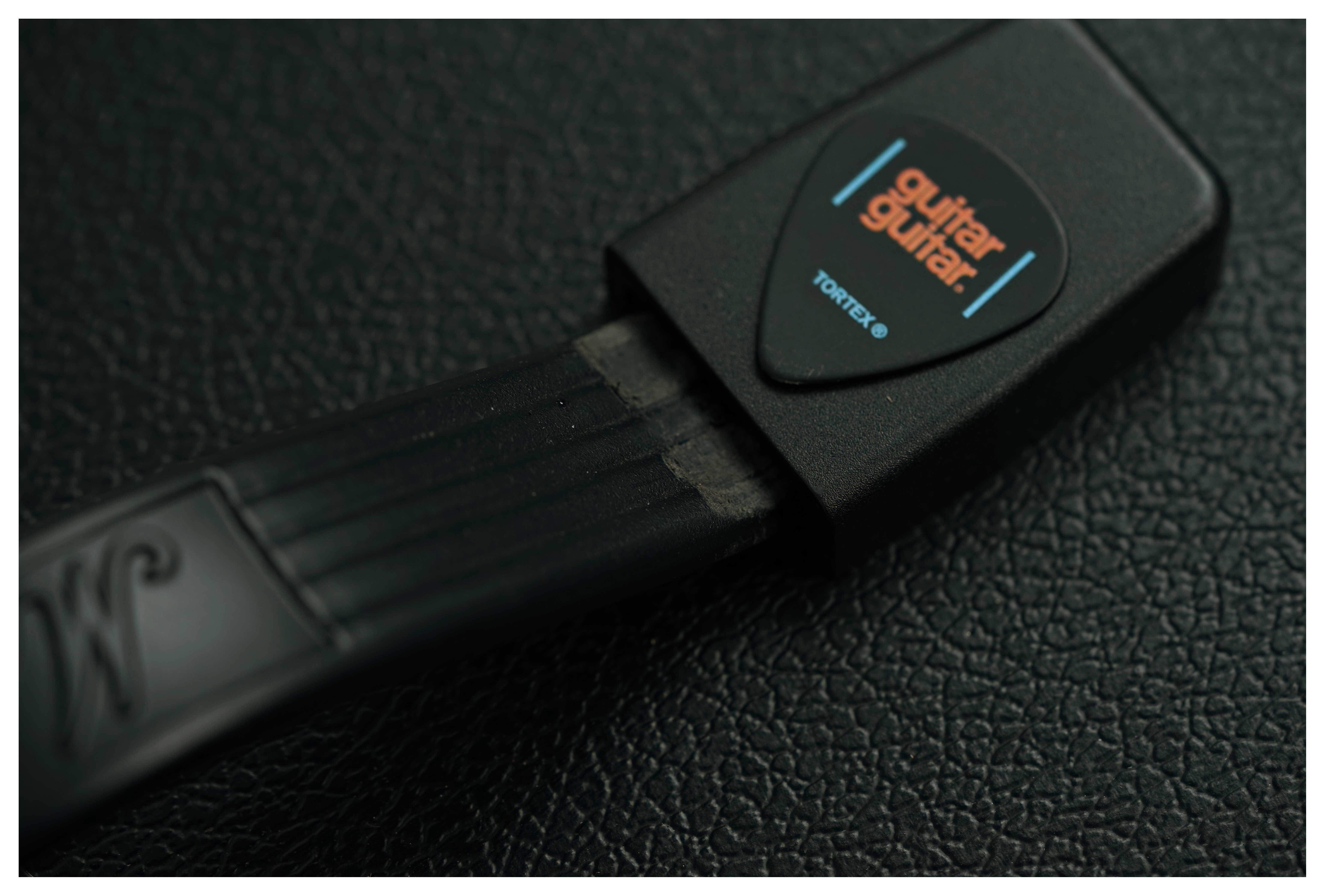 Marshall MG30GFX 30 Watt Guitar Combo Black and Gold (Ex-Demo) #V0127E1AFH