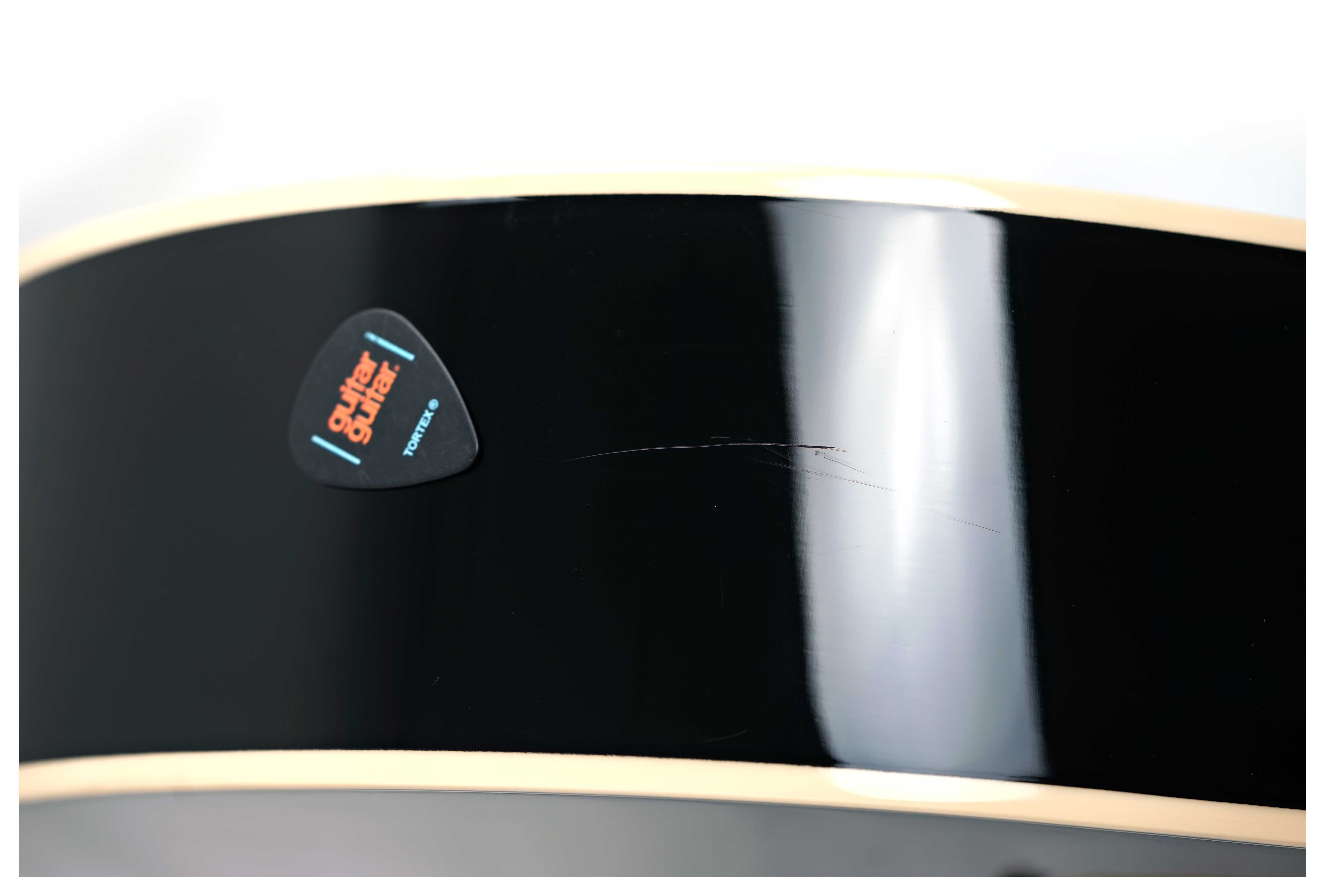 Yamaha APX600BL Black (Ex-Demo) #ILN238295