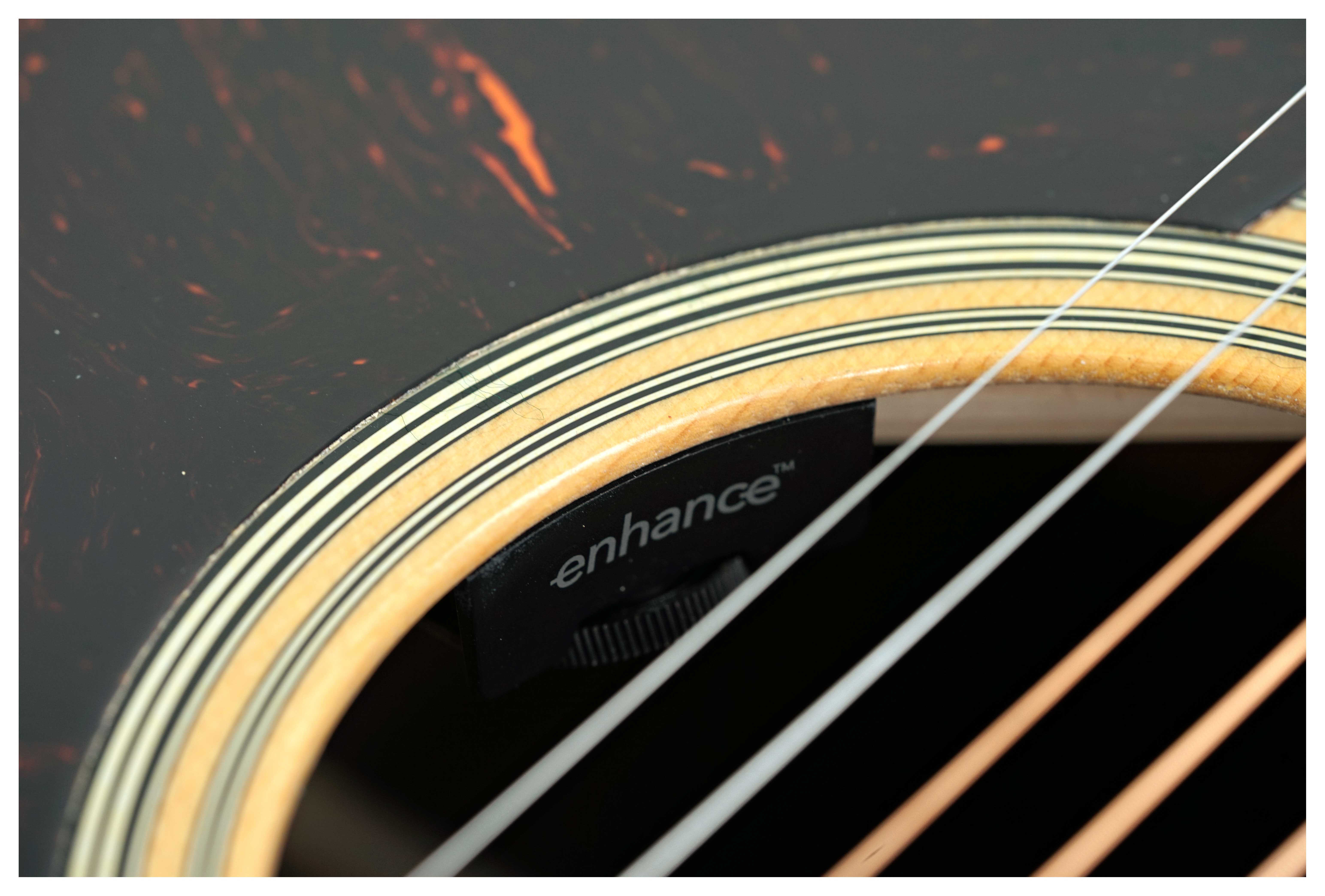 Martin Standard Series HD28E Fishman Aura VT Enhance