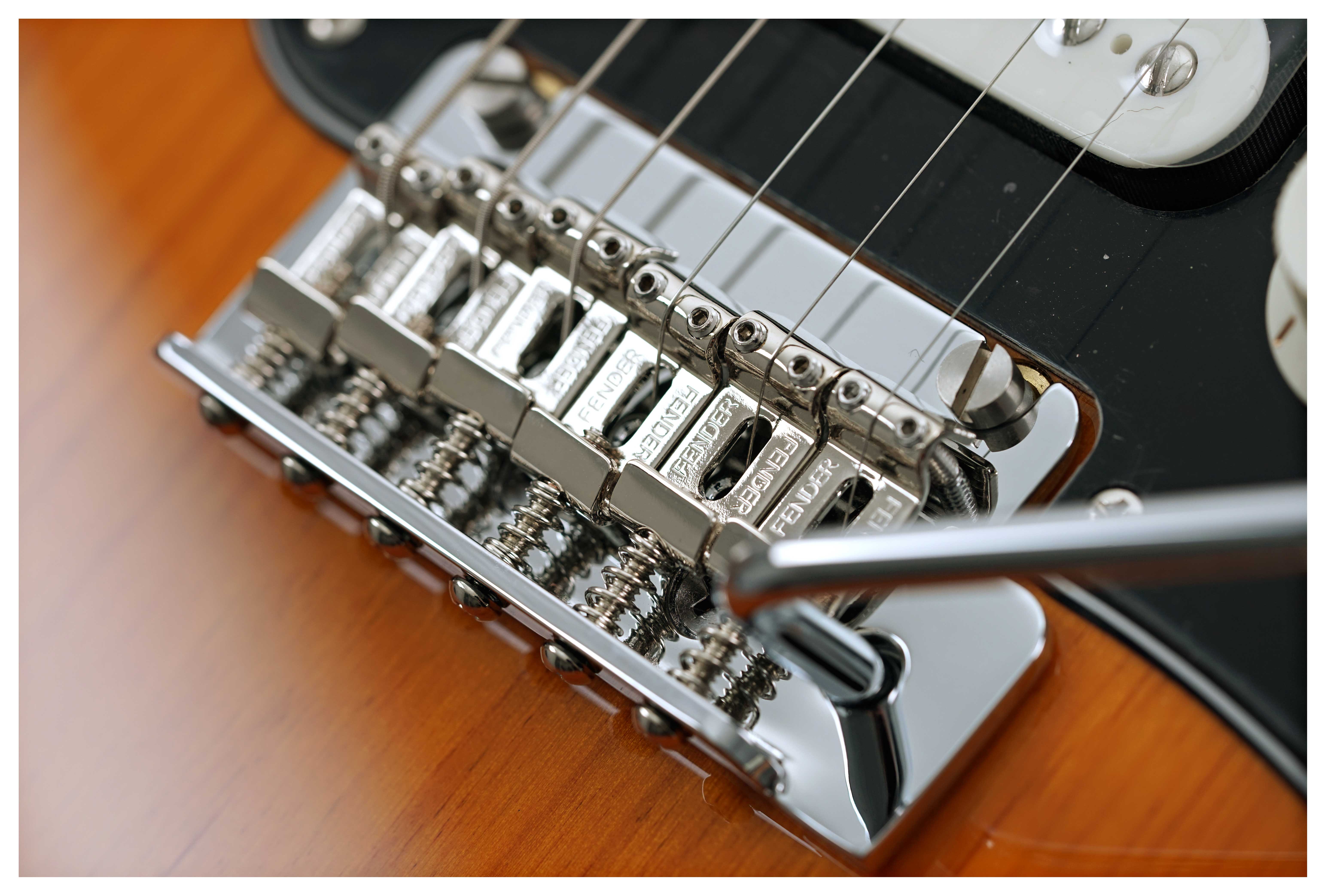 Fender Player Stratocaster HSH Tobacco Burst Pau Ferro Fingerboard