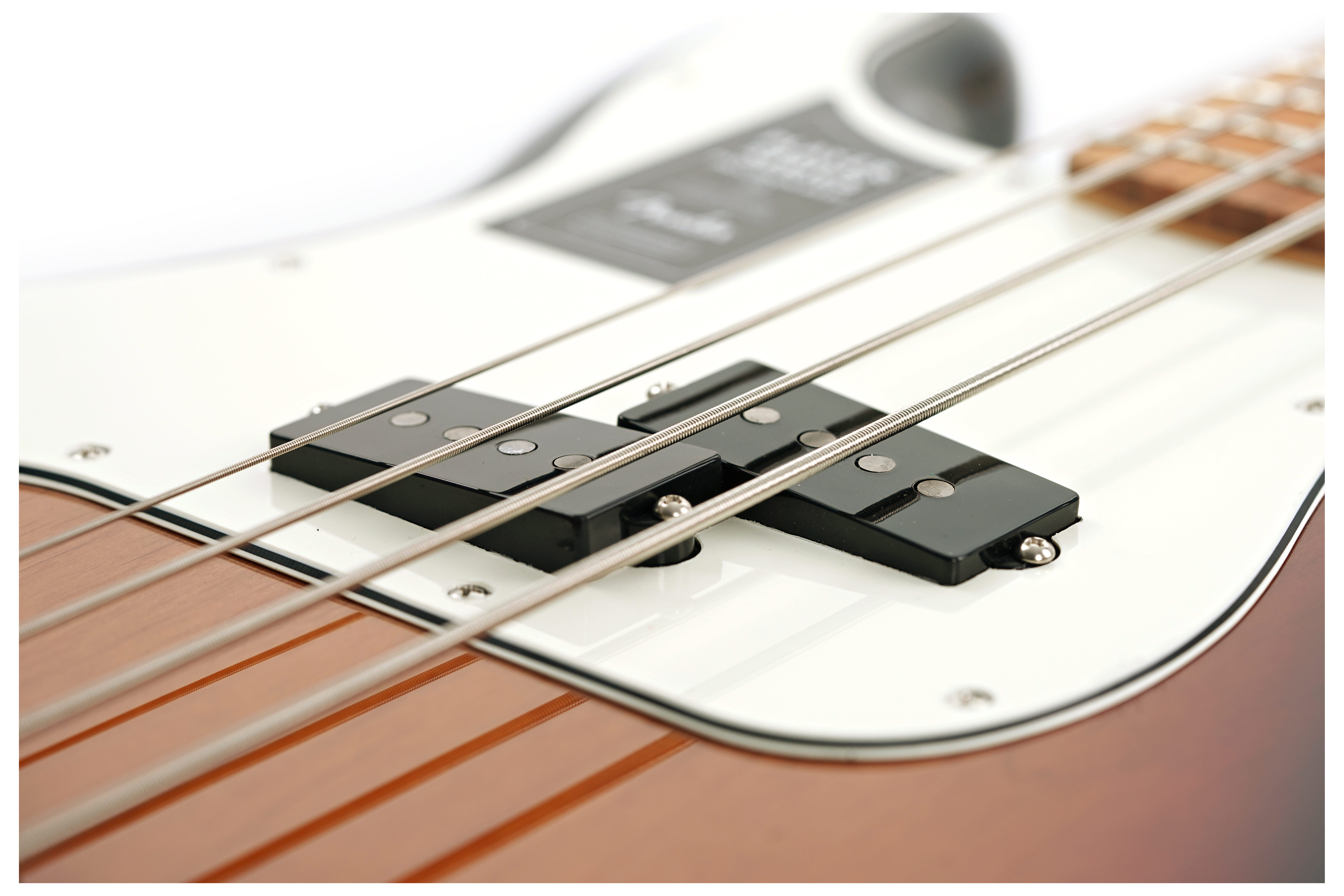 Fender Player Precision Bass 3-Colour Sunburst Pau Ferro Fingerboard Left Handed