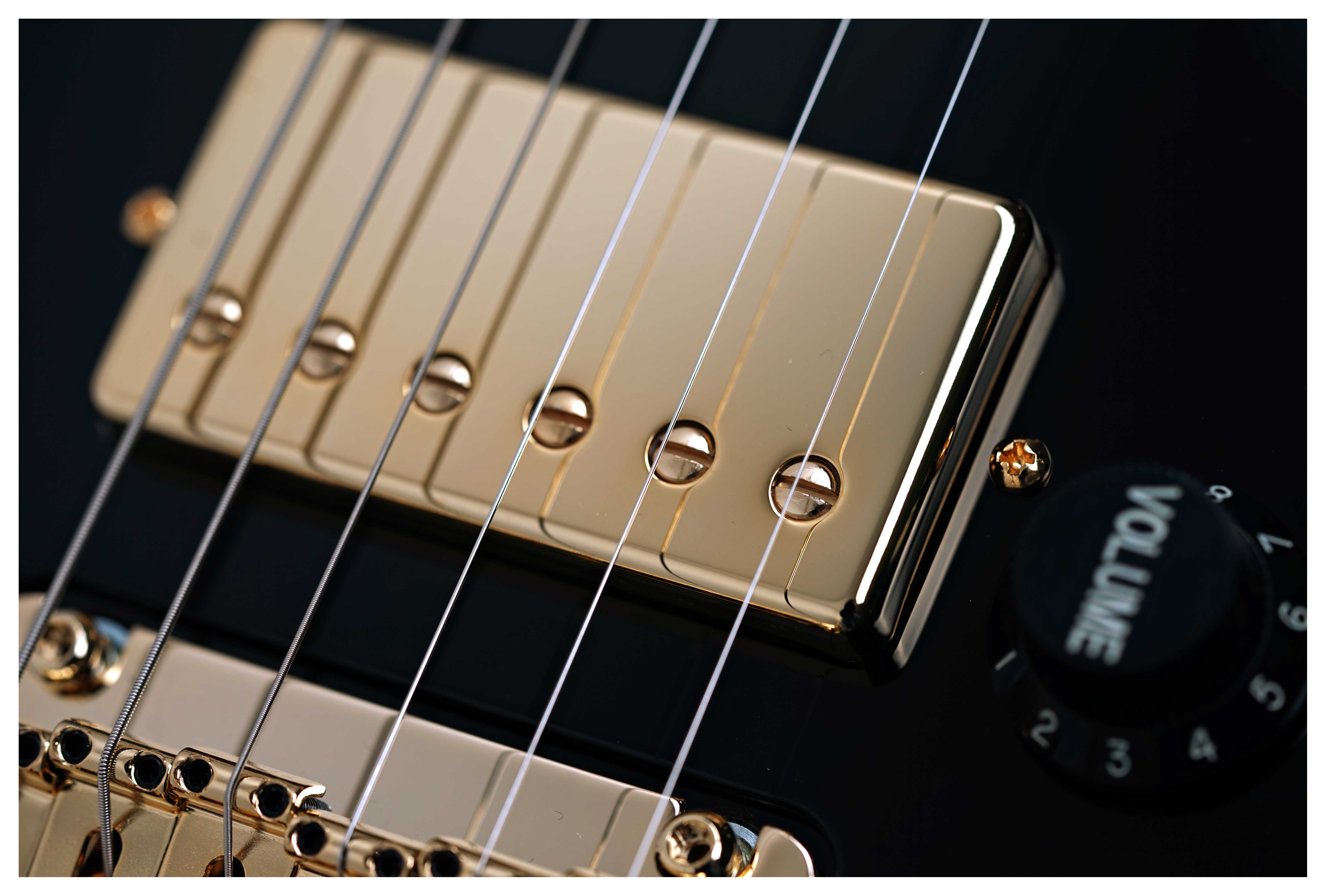 Suhr Mateus Asato Signature Series Classic S Black #87649