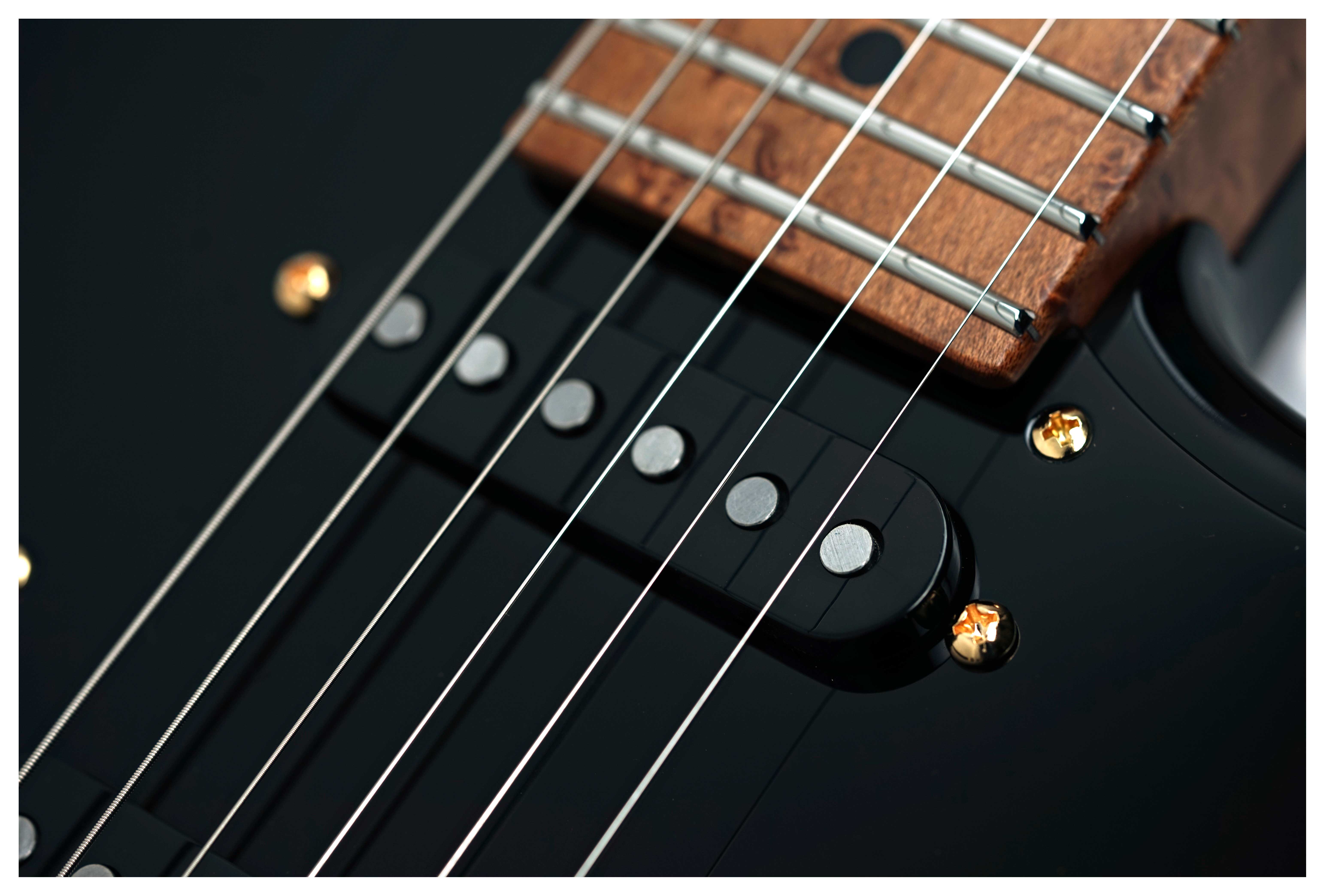 Suhr Mateus Asato Signature Series Classic S Black #87649