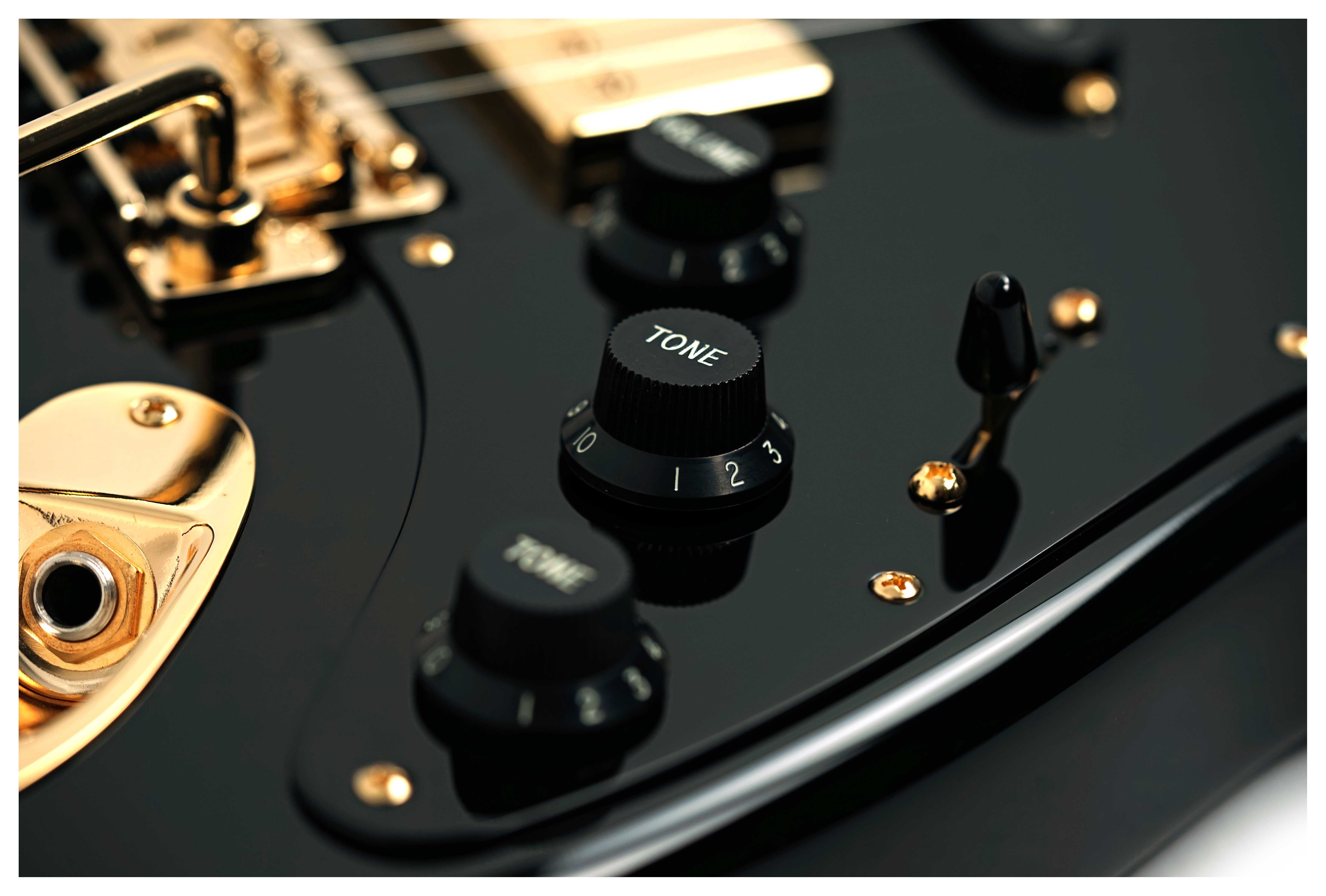 Suhr Mateus Asato Signature Series Classic S Black #87649