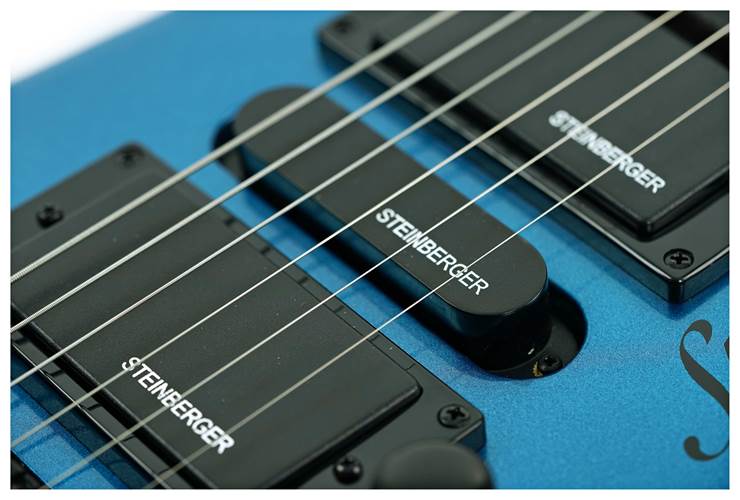 Steinberger Spirit GT-PRO Deluxe Outfit (HB-SC-HB) Frost Blue Steinberger Spirit GT-PRO Deluxe Outfit (HB-SC-HB) Frost Blue