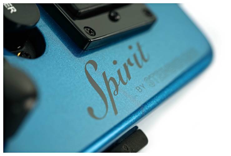 Steinberger Spirit GT-PRO Deluxe Outfit (HB-SC-HB) Frost Blue Steinberger Spirit GT-PRO Deluxe Outfit (HB-SC-HB) Frost Blue