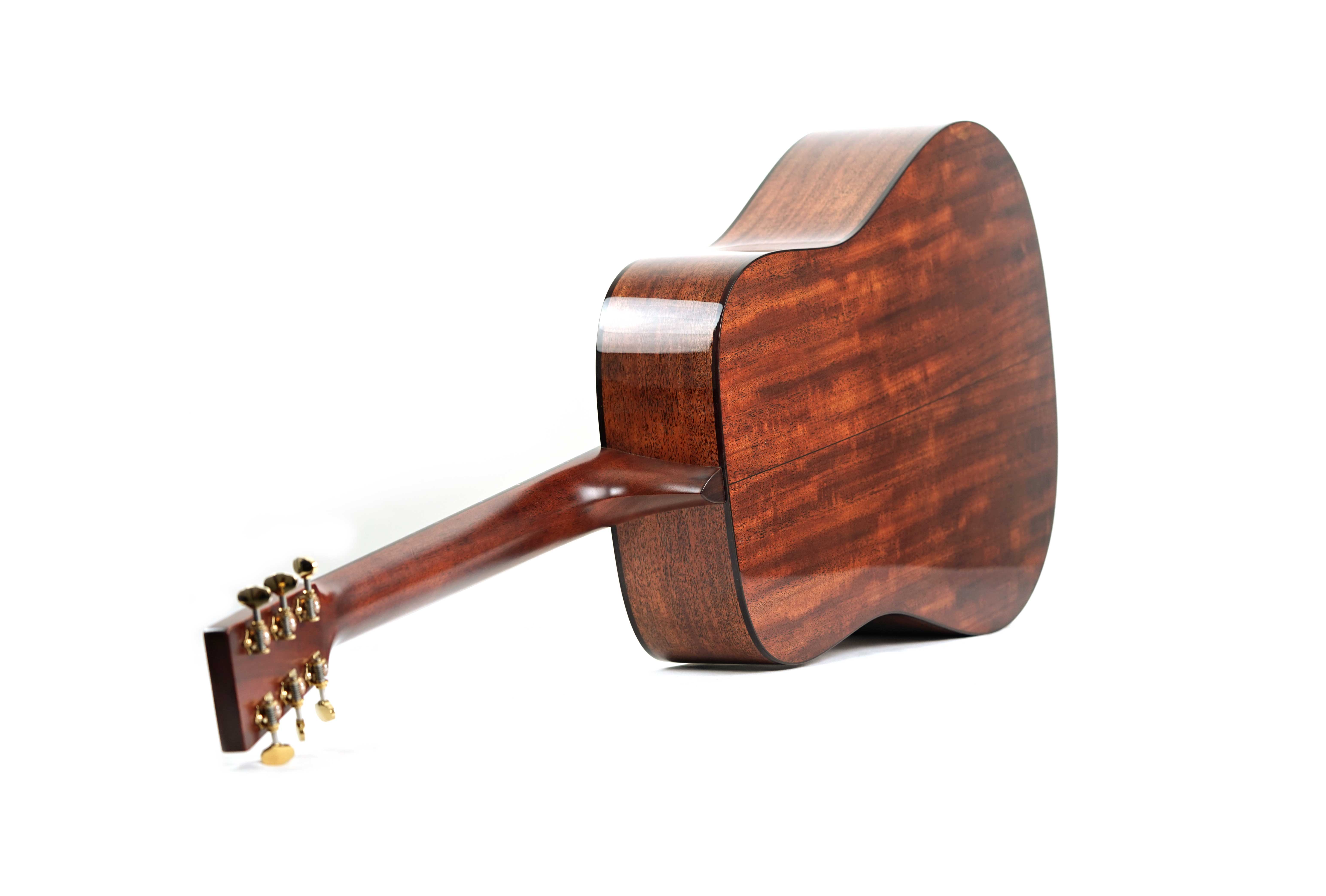 Martin D-18 Modern Deluxe