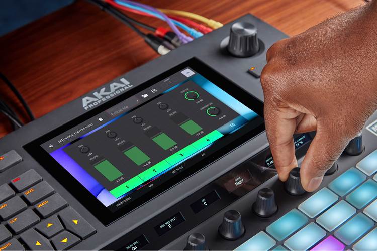 Akai Professional Force Standalone Music Production System Akai Professional Force Standalone Music Production System