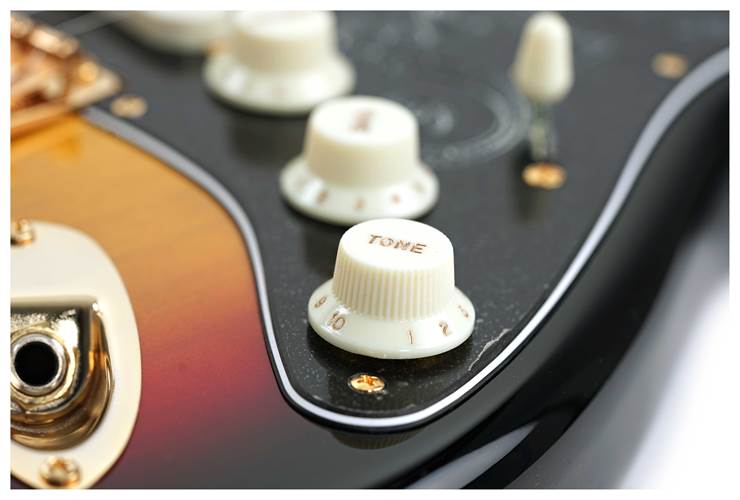 Fender Custom Shop Stevie Ray Vaughan NOS Stratocaster 3 Tone Sunburst #CZ580444 Fender Custom Shop Stevie Ray Vaughan NOS Stratocaster 3 Tone Sunburst #CZ580444