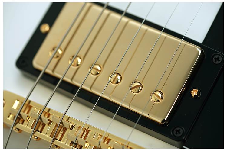 Gibson Custom Shop Les Paul Custom Alpine White with Ebony Fingerboard Gloss #CS502107 Gibson Custom Shop Les Paul Custom Alpine White with Ebony Fingerboard Gloss #CS502107