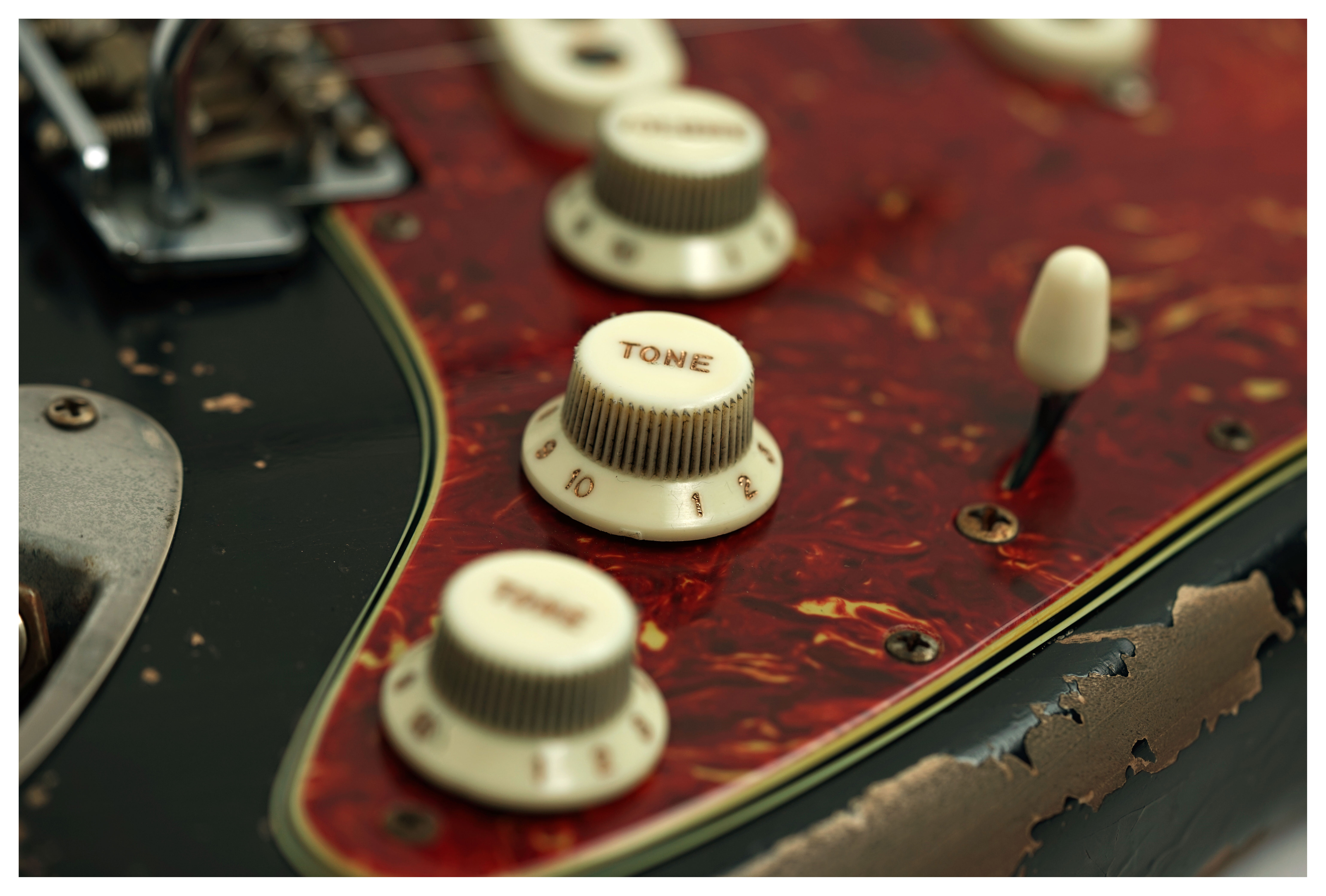 Fender Custom Shop 1961 Stratocaster Heavy Relic Black over Desert Sand Masterbuilt by Dale Wilson Rosewood Fingerboard #CZ575017