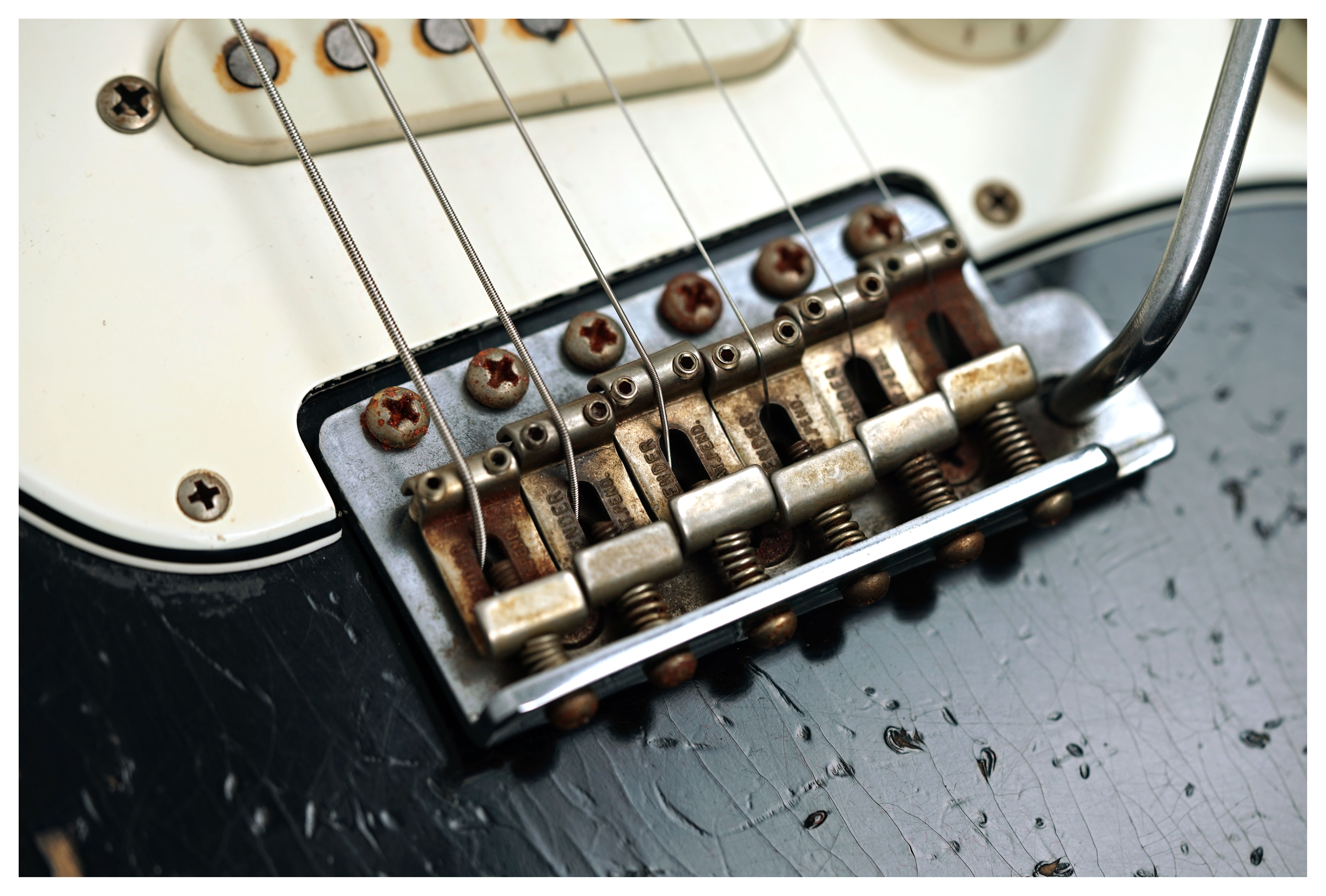 Fender Custom Shop 1961 Stratocaster Heavy Relic Black over 3 Tone Sunburst Rosewood Fingerboard Masterbuilt by Dale Wilson #CZ587149
