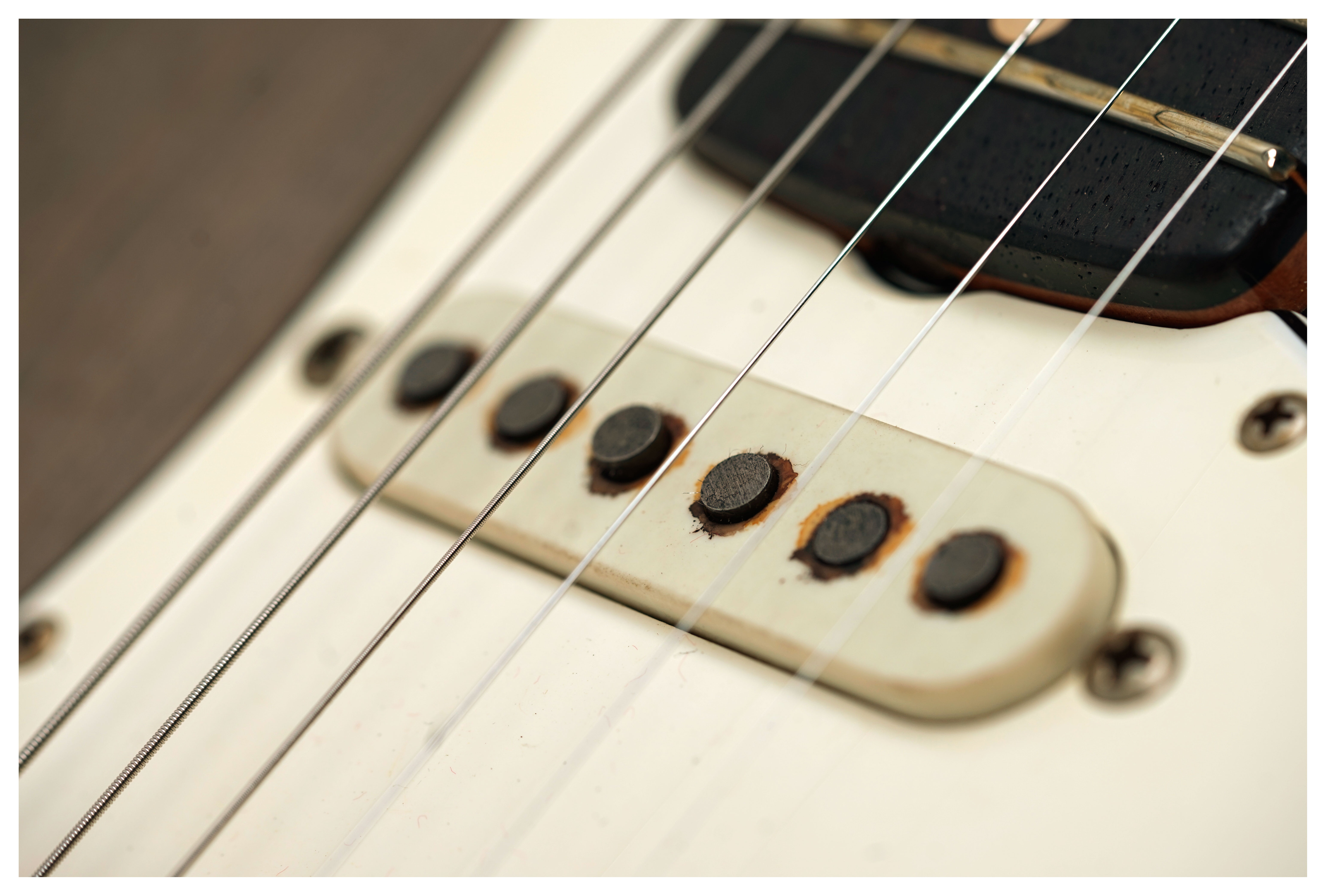 Fender Custom Shop 1961 Stratocaster Heavy Relic Black over 3 Tone Sunburst Rosewood Fingerboard Masterbuilt by Dale Wilson #CZ587149