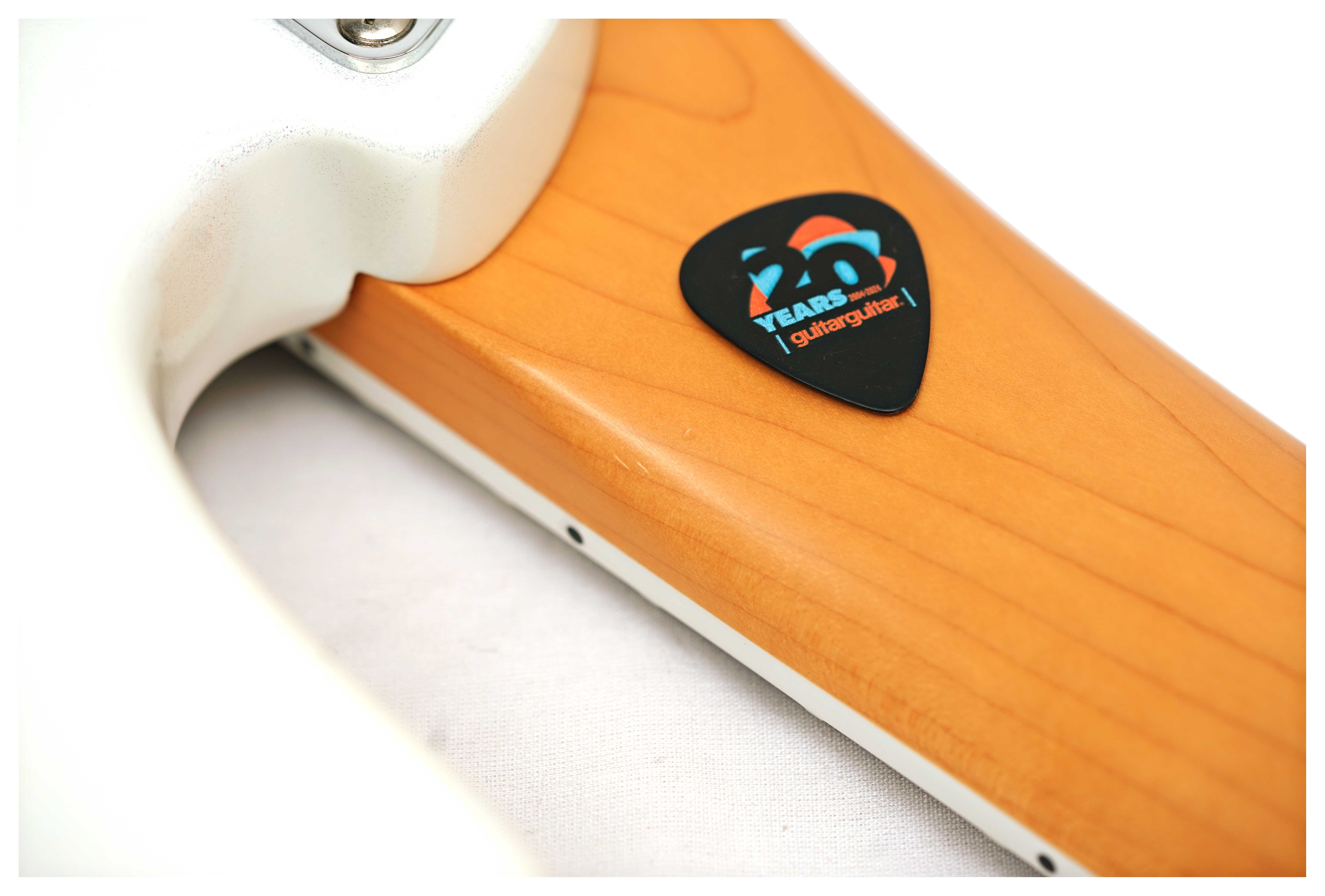 Fender American Ultra Jazz Bass Arctic Pearl Rosewood Fingerboard (Ex-Demo) #US23026440