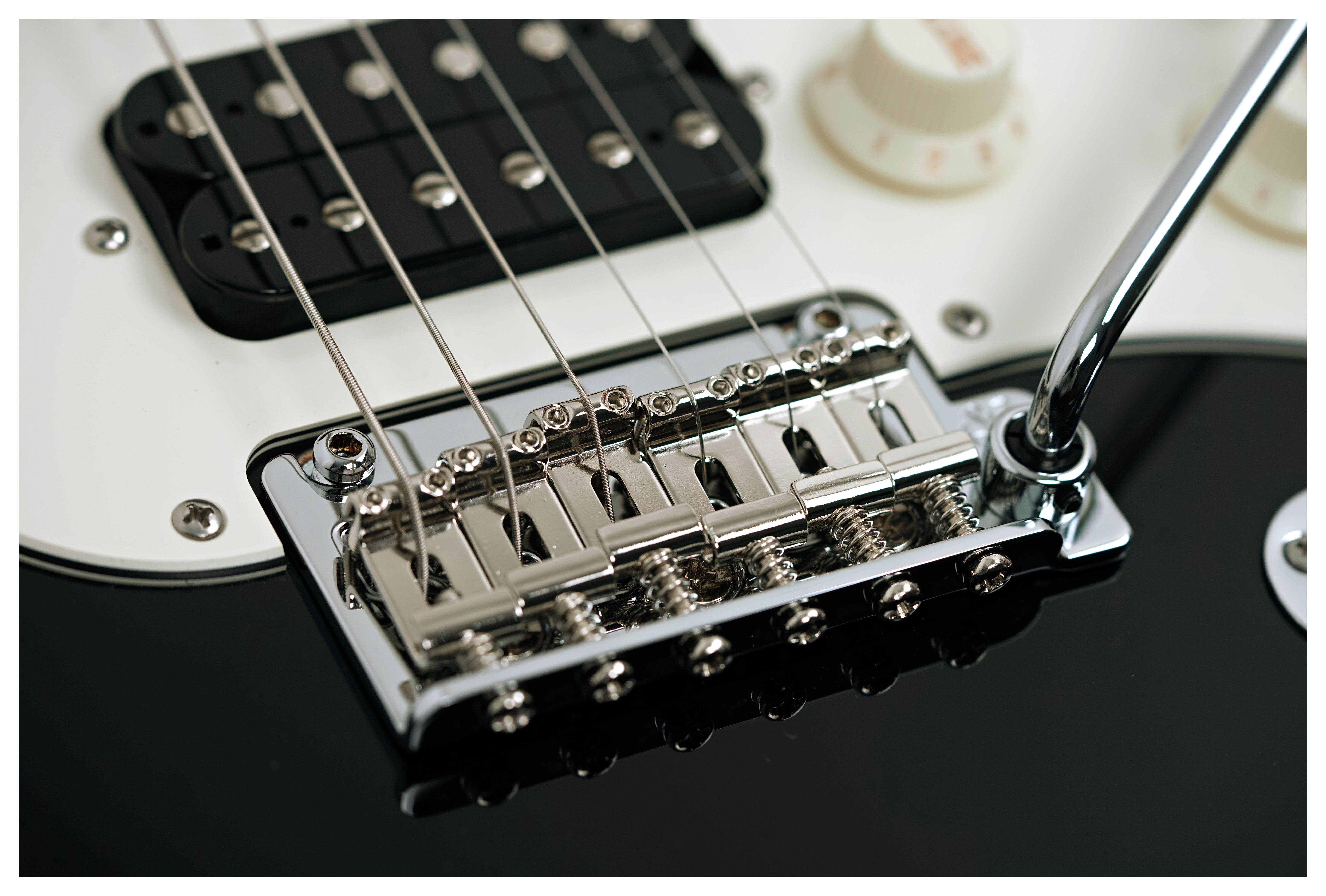 Suhr Classic S Black HSS Rosewood Fingerboard #87481