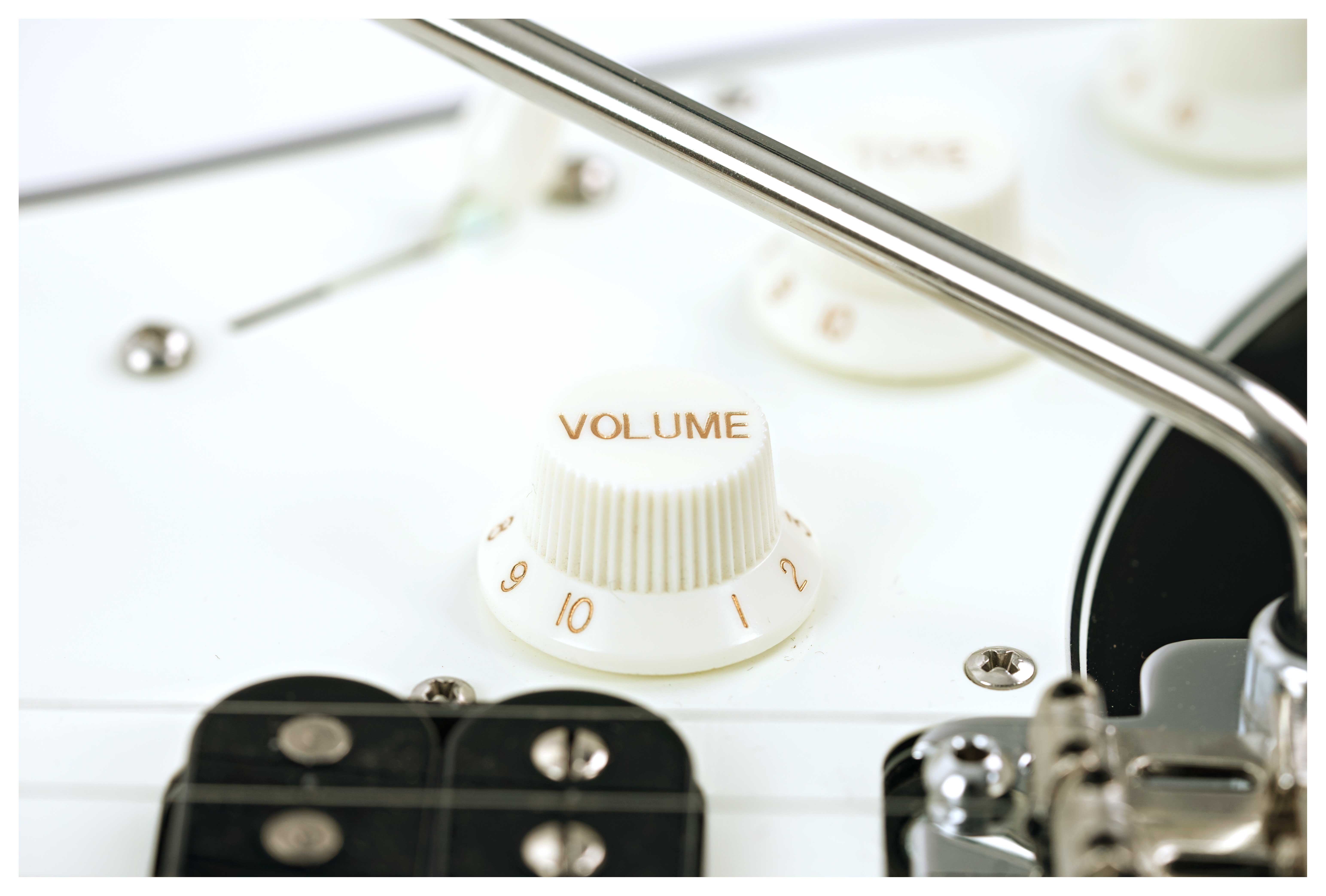 Suhr Classic S Black HSS Maple Fingerboard