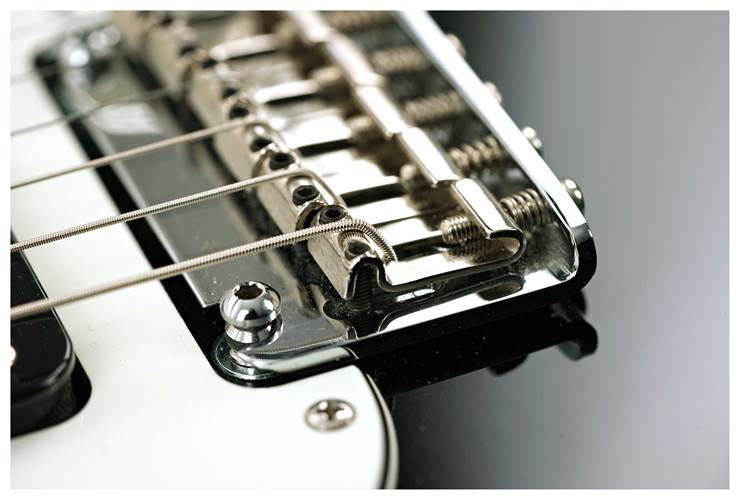 Suhr Classic S Black HSS Maple Fingerboard Suhr Classic S Black HSS Maple Fingerboard