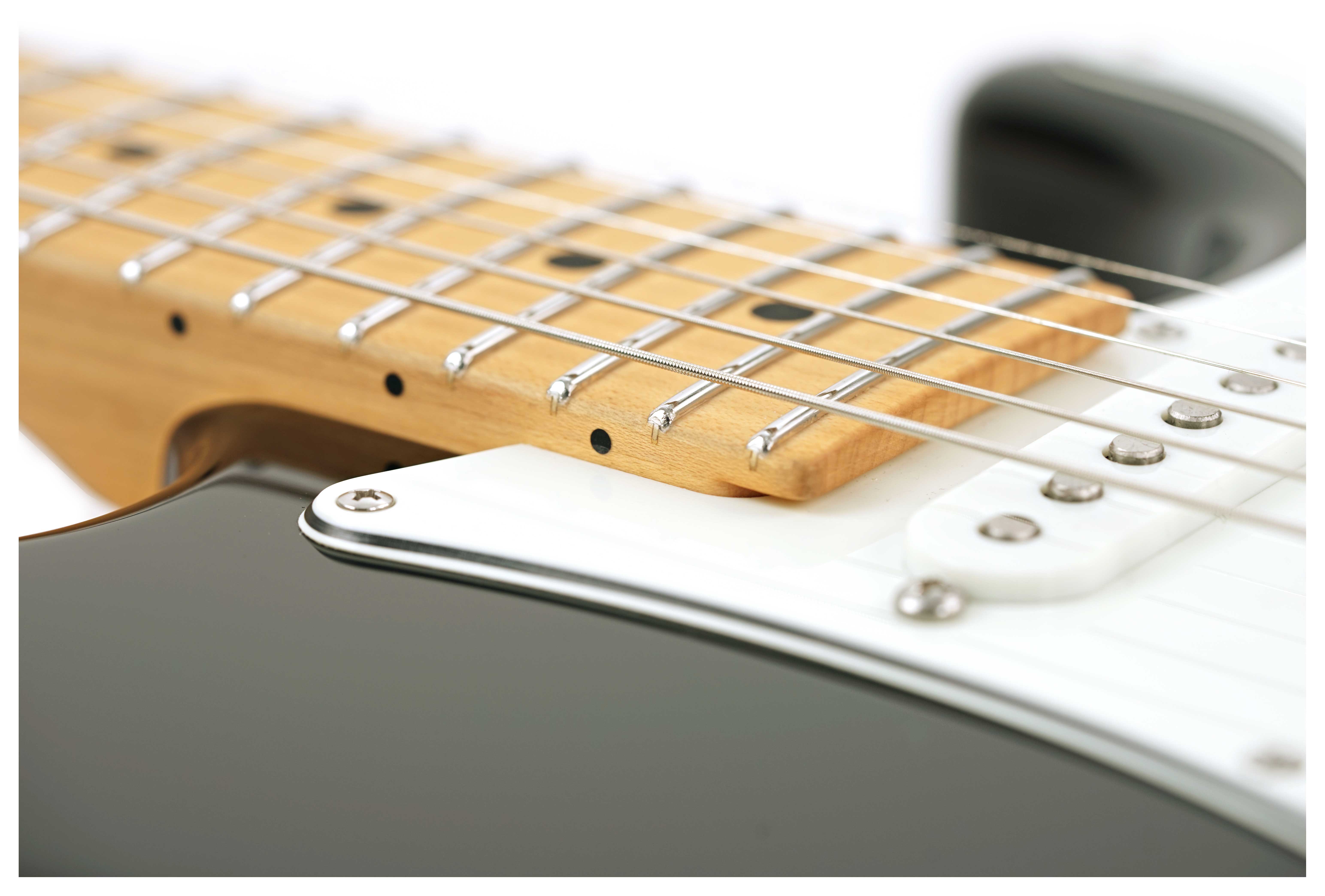 Suhr Classic S Black HSS Maple Fingerboard