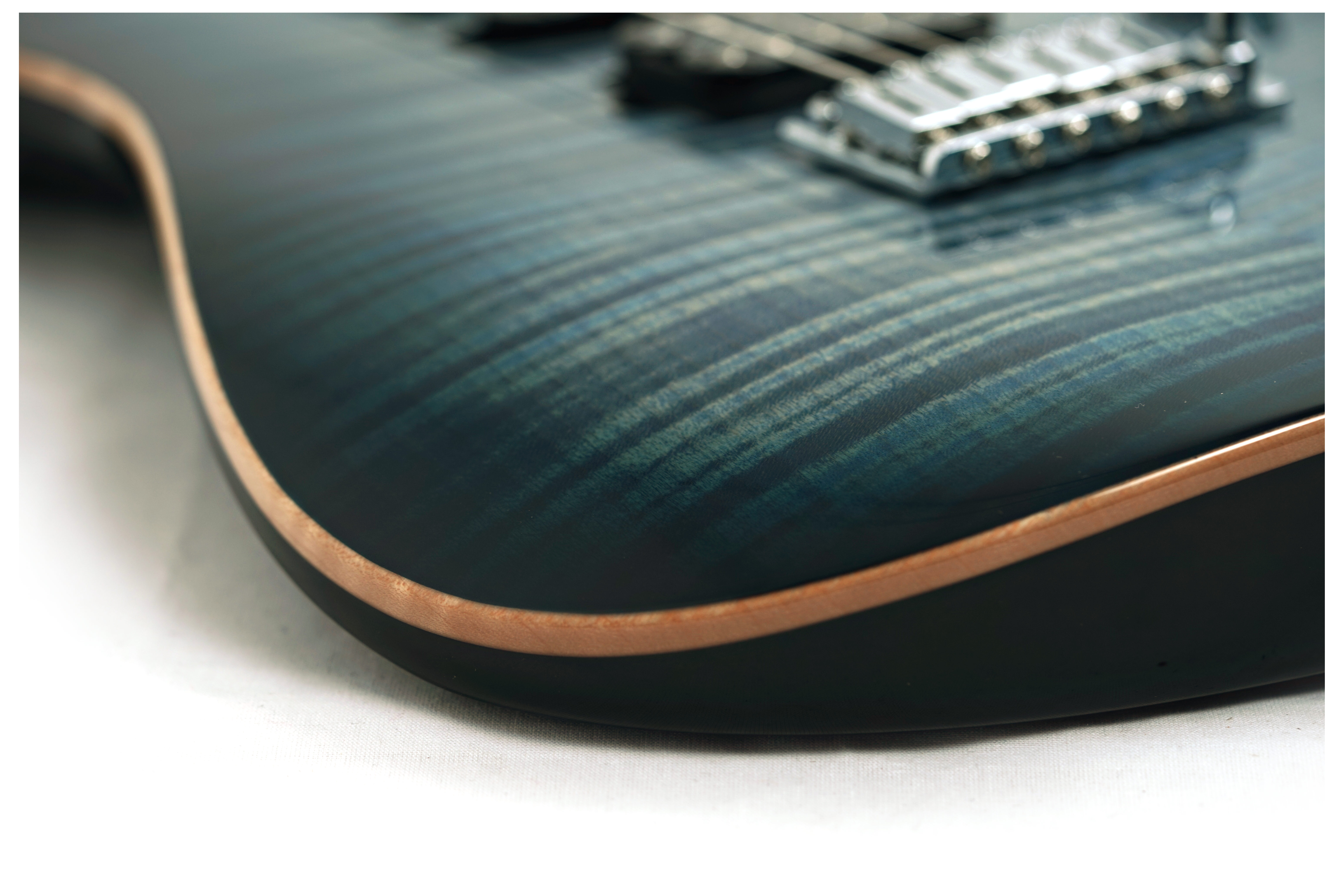 Suhr Modern Plus Faded Trans Whale Blue Burst Pau Ferro Fingerboard HSH #91387