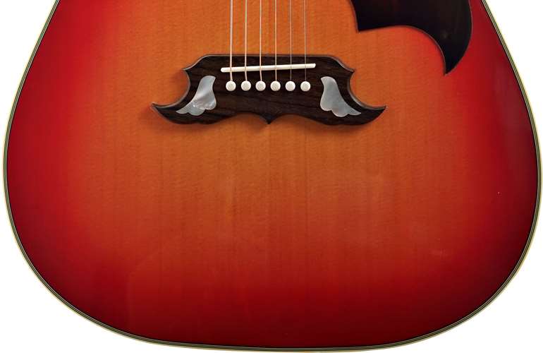 Gibson Dove Original Vintage Cherry Sunburst #22404101 Gibson Dove Original Vintage Cherry Sunburst #22404101