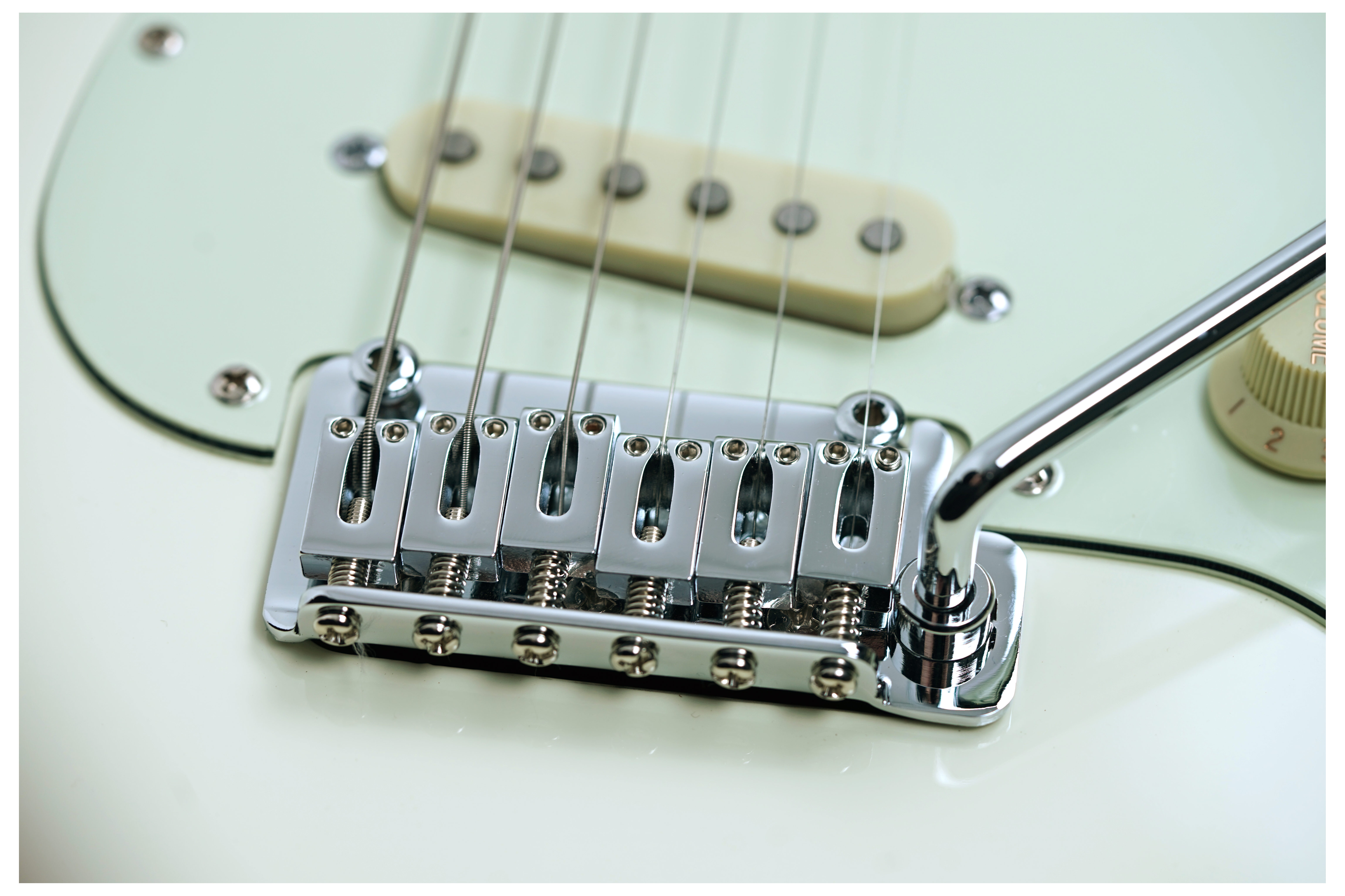 Schecter Nick Johnston Traditional SSS Atomic Snow