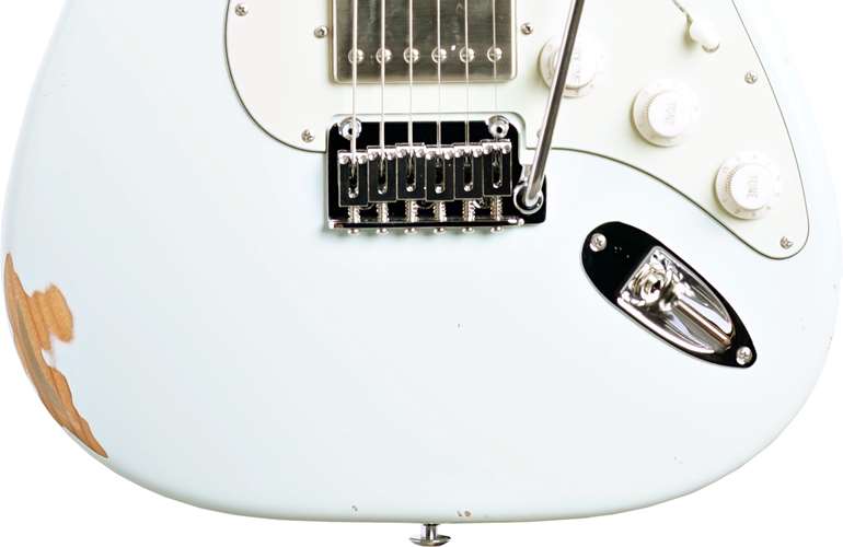 Suhr Ian Thornley Classic S Antique Sonic White HSH #JS0L8D Suhr Ian Thornley Classic S Antique Sonic White HSH #JS0L8D